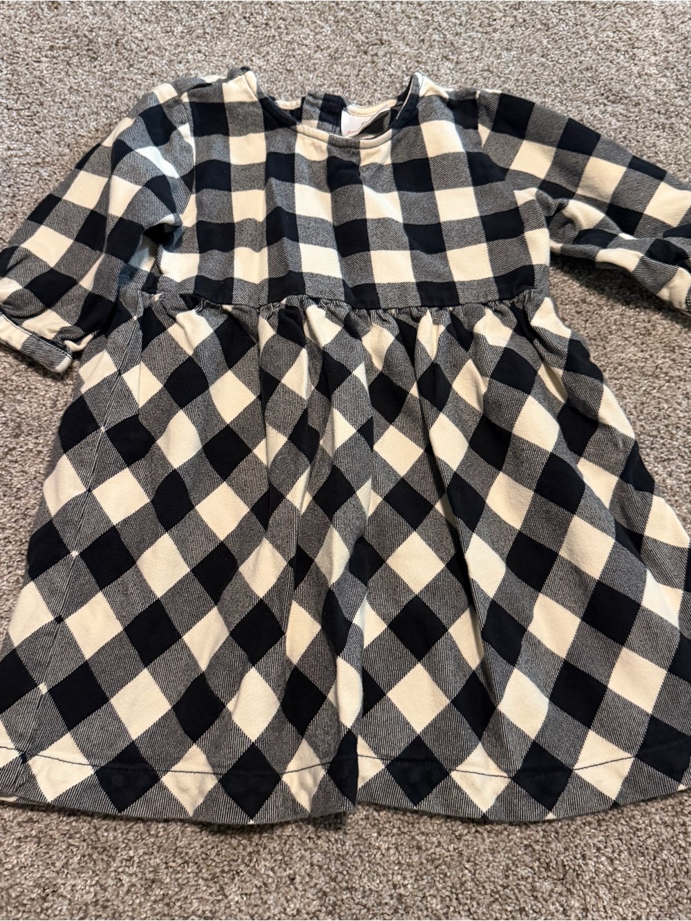 Hanna Andersson Black and Cream Buffalo Check Long-Sleeve Dress in Size 4t / 100